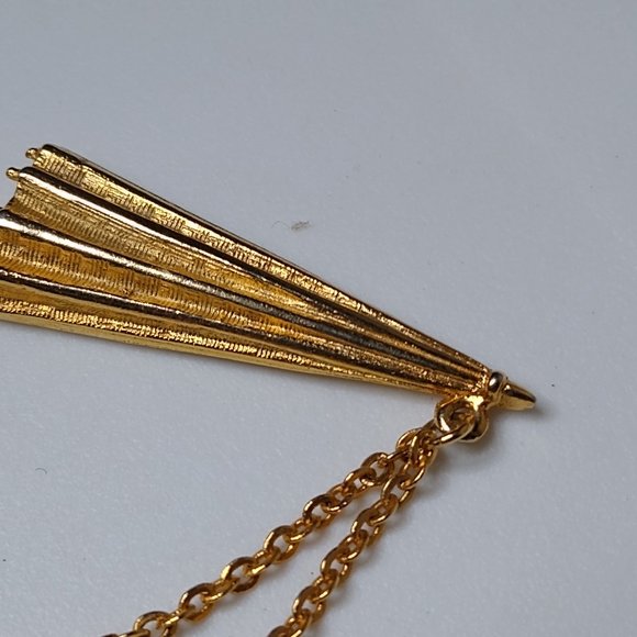Vintage Closed Umbrella Metal Stickpin Brooch With Chains - Picture 4 of 15